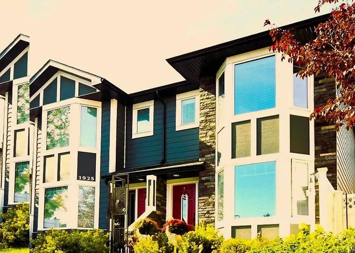 Lovely Comfy Home Private Bath In Central Calgary