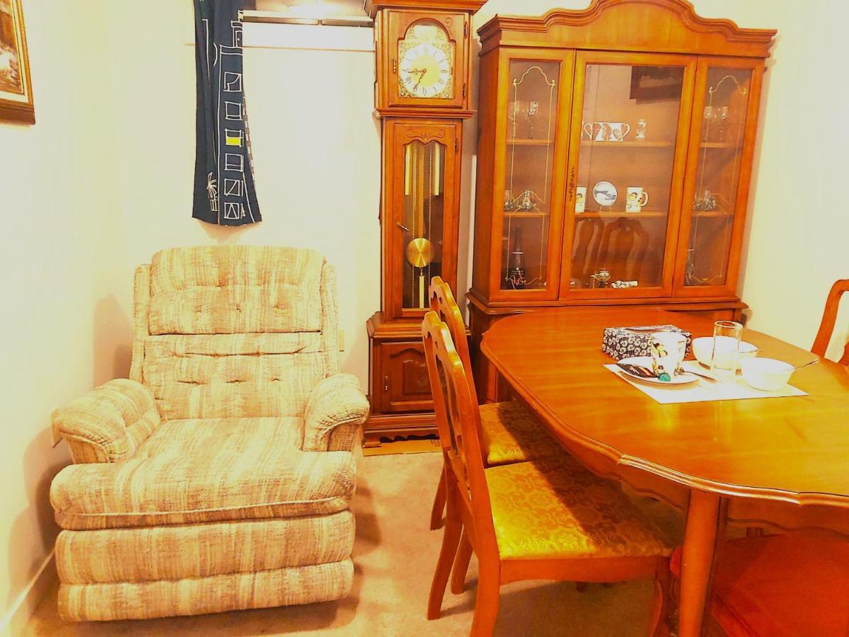 Homestay Lovely Comfy Private Bath In Calgary